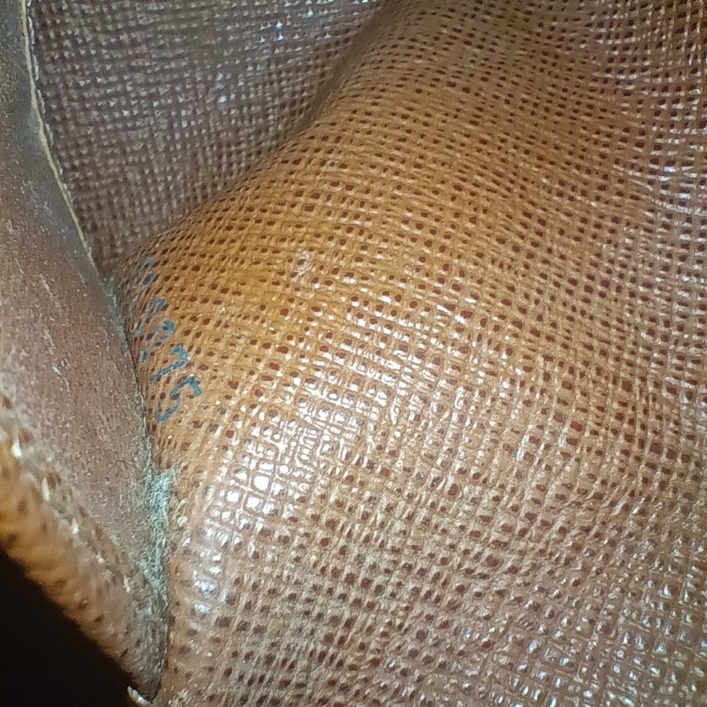 Authentic Louis Vuitton Monogram 2 Key Case Holders 4 Key - Picture 8 of 13